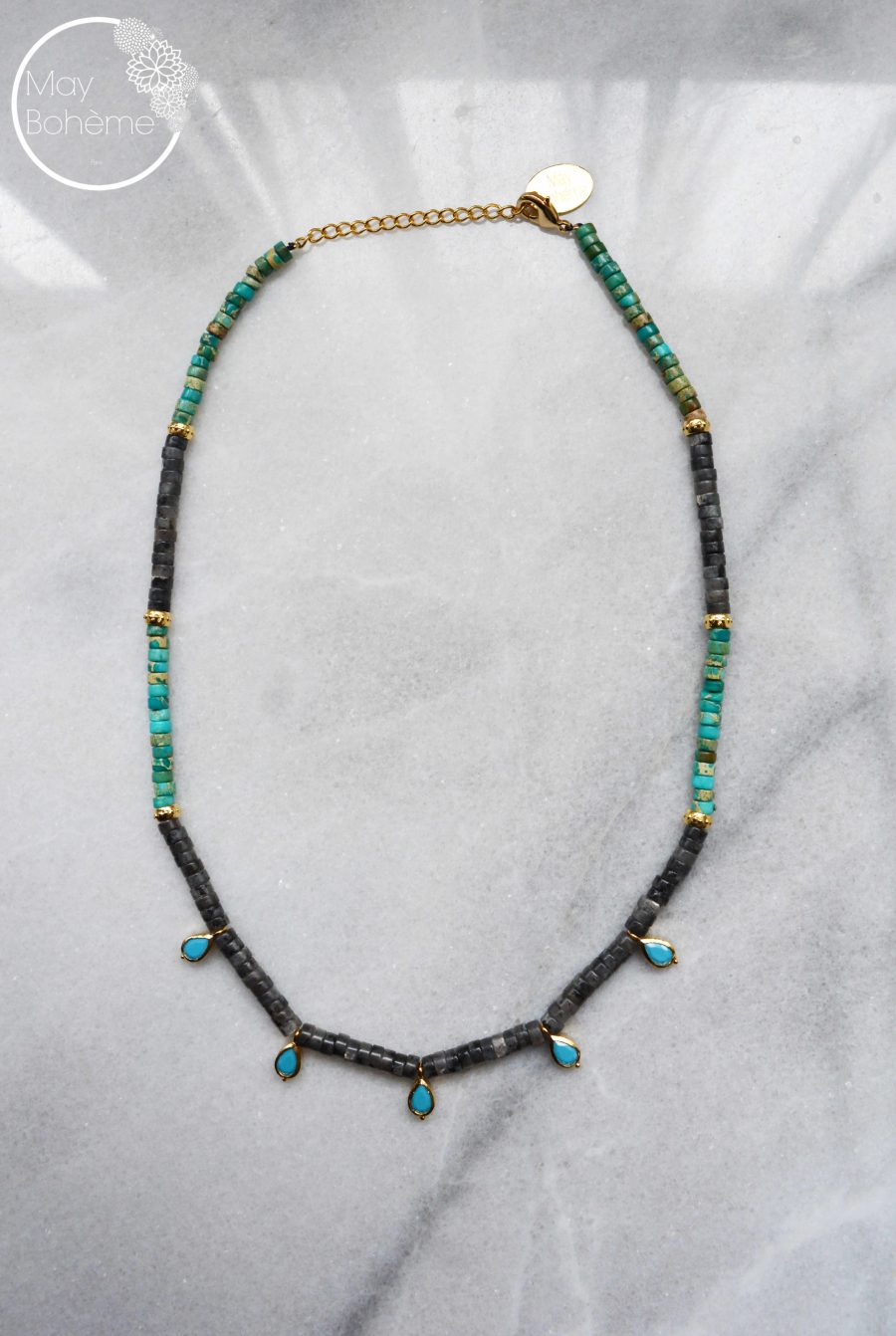 Collier En Pierres Naturelles Type Turquoise/Howlite Bleu - Occasion