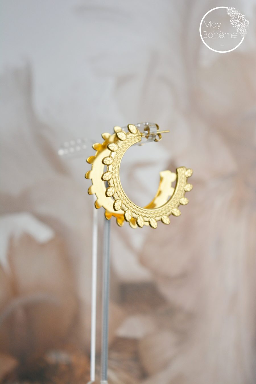 boucles d'oreilles créoles dorées feuilles couronnes