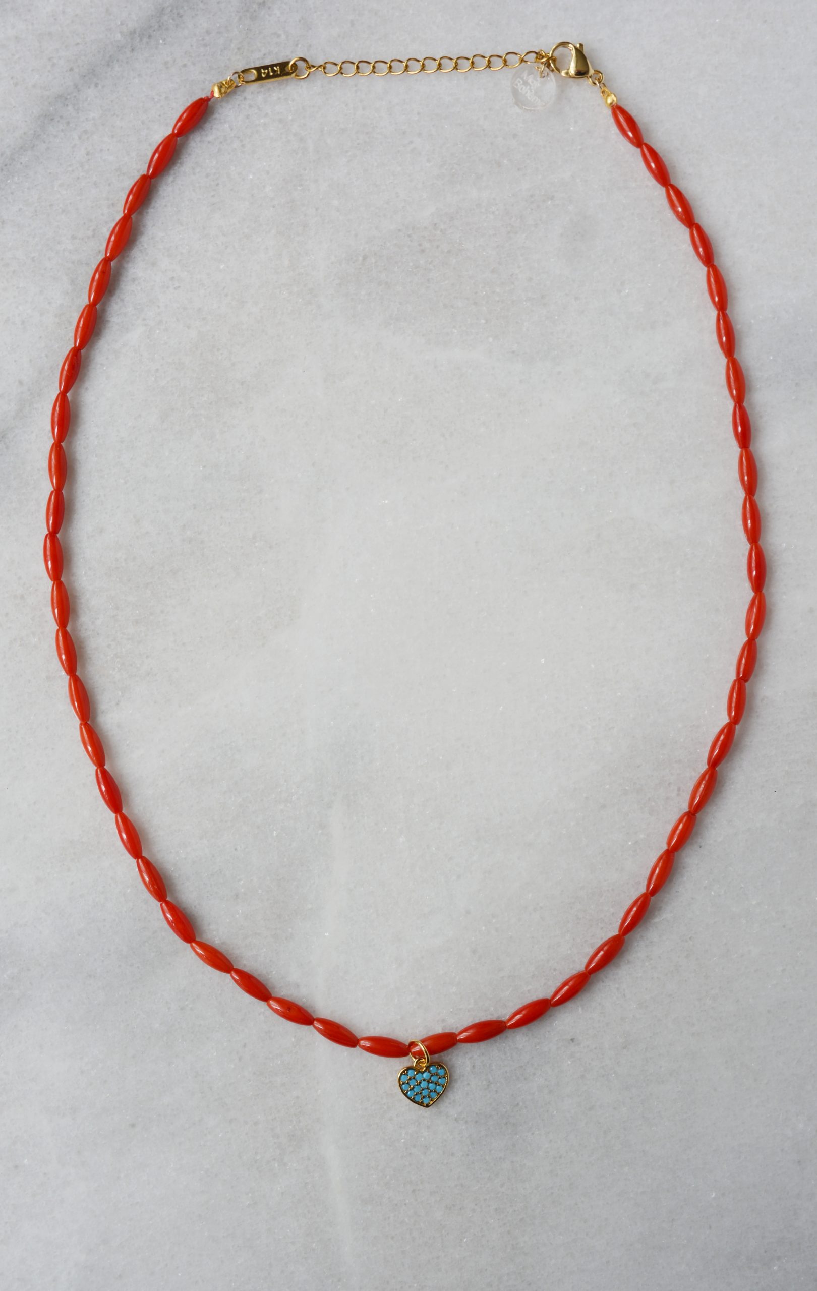 collier perles rouge corail petit coeur bleu turquoise