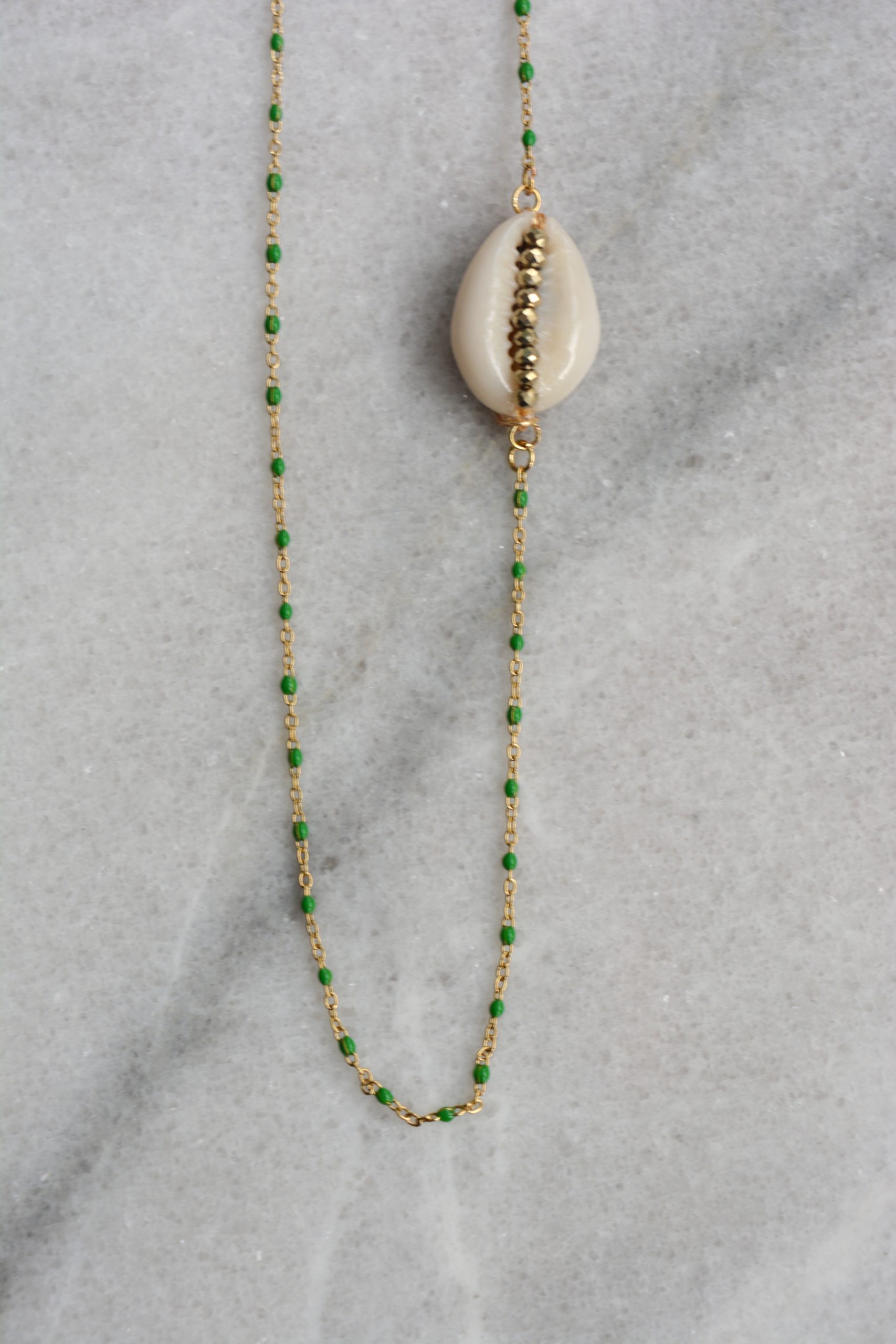 Collier Fantaisie Perles En Résine - Occasion Bon état, Sans Marque