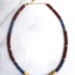 COLLIER PERLES RECYCLEES PATE VERRE BLEU PERLES HIESHI AFRICAINES VINYLE MARRON ET OR ETHNIQUE