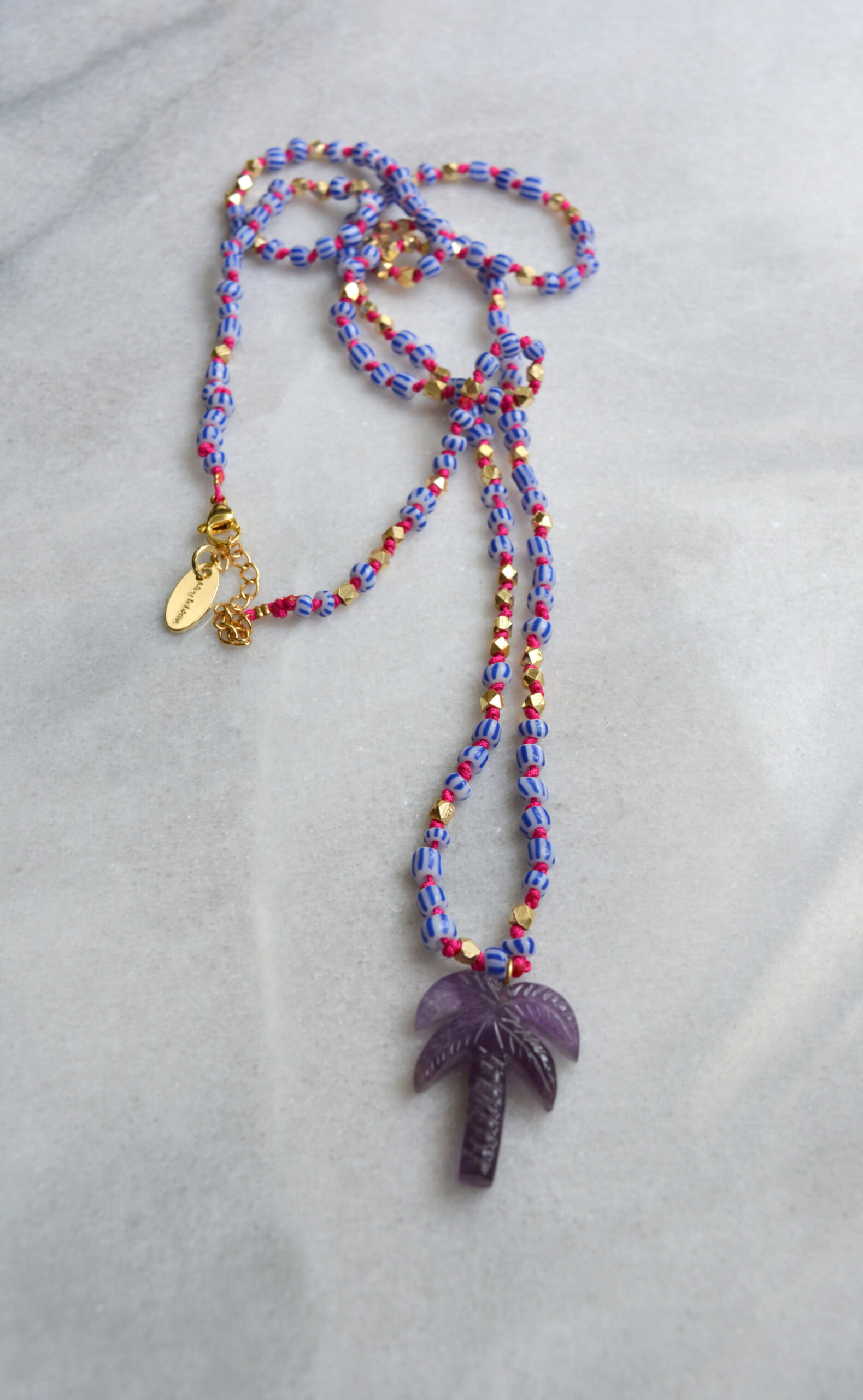 SAUTOIR PERLES AFRICAINES STRIÉES BLANCHES BLEU PENDENTIF COCOTIER PALMIER AMETHYSTE VIOLET