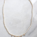 collier perles fine pendentif goutte zirconium