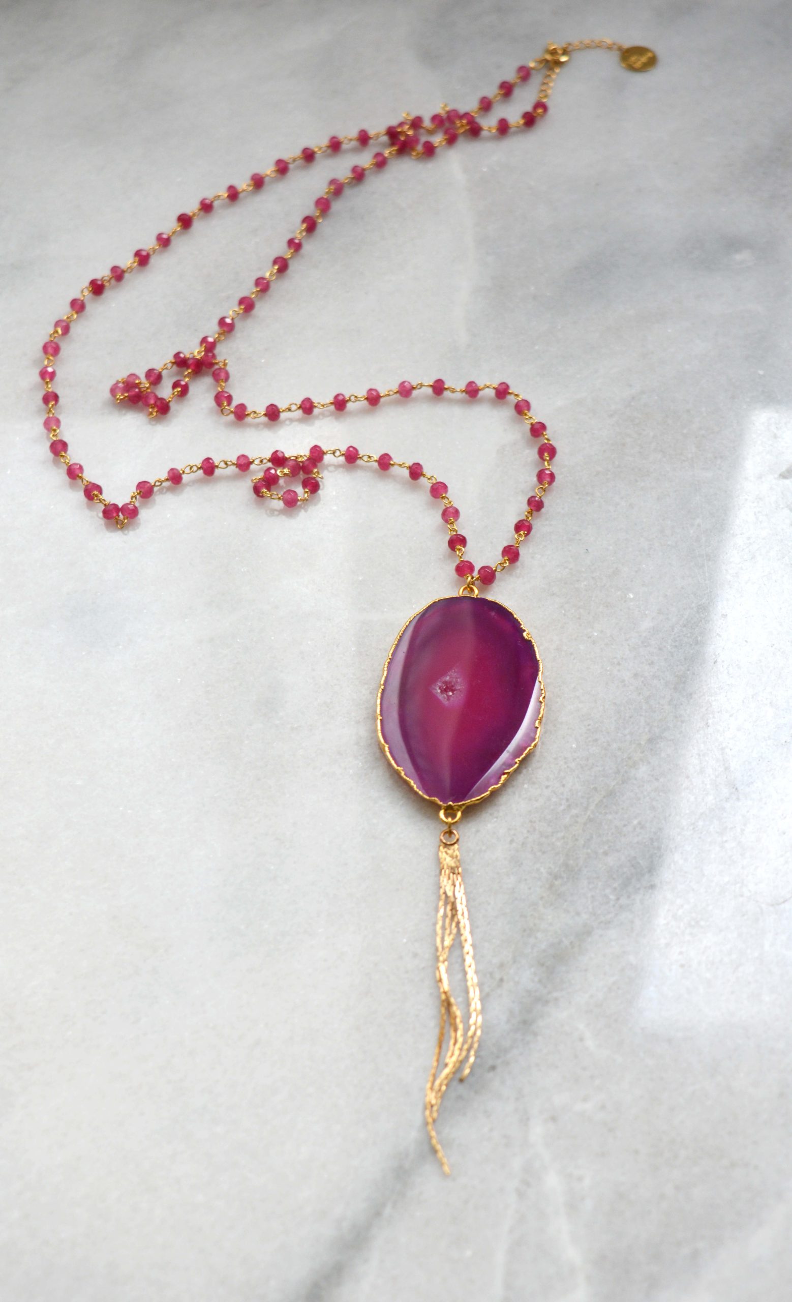 sautoir rose fuschia tranche de pierre semi précieuse naturelle agate chaine rosaire