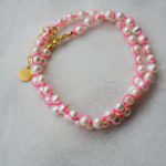 collier perles eau douce macramé fil fluo rose